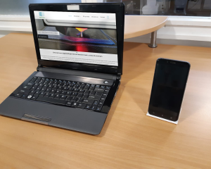 Telefoonhouder met draadloze oplader