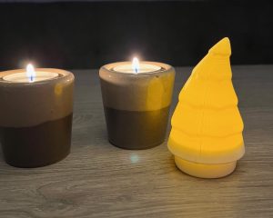 Kerstboom met elektrische waxinelichtje erin