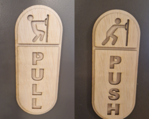 Push and pull bordjes van hout